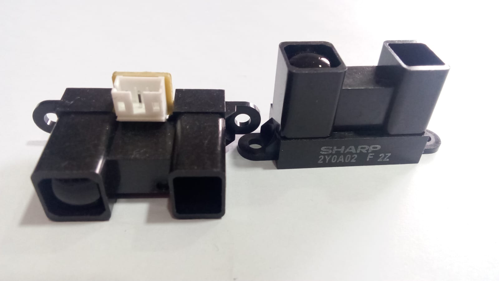 Sensor de distancia infrarrojo SHARP GP2Y0A21